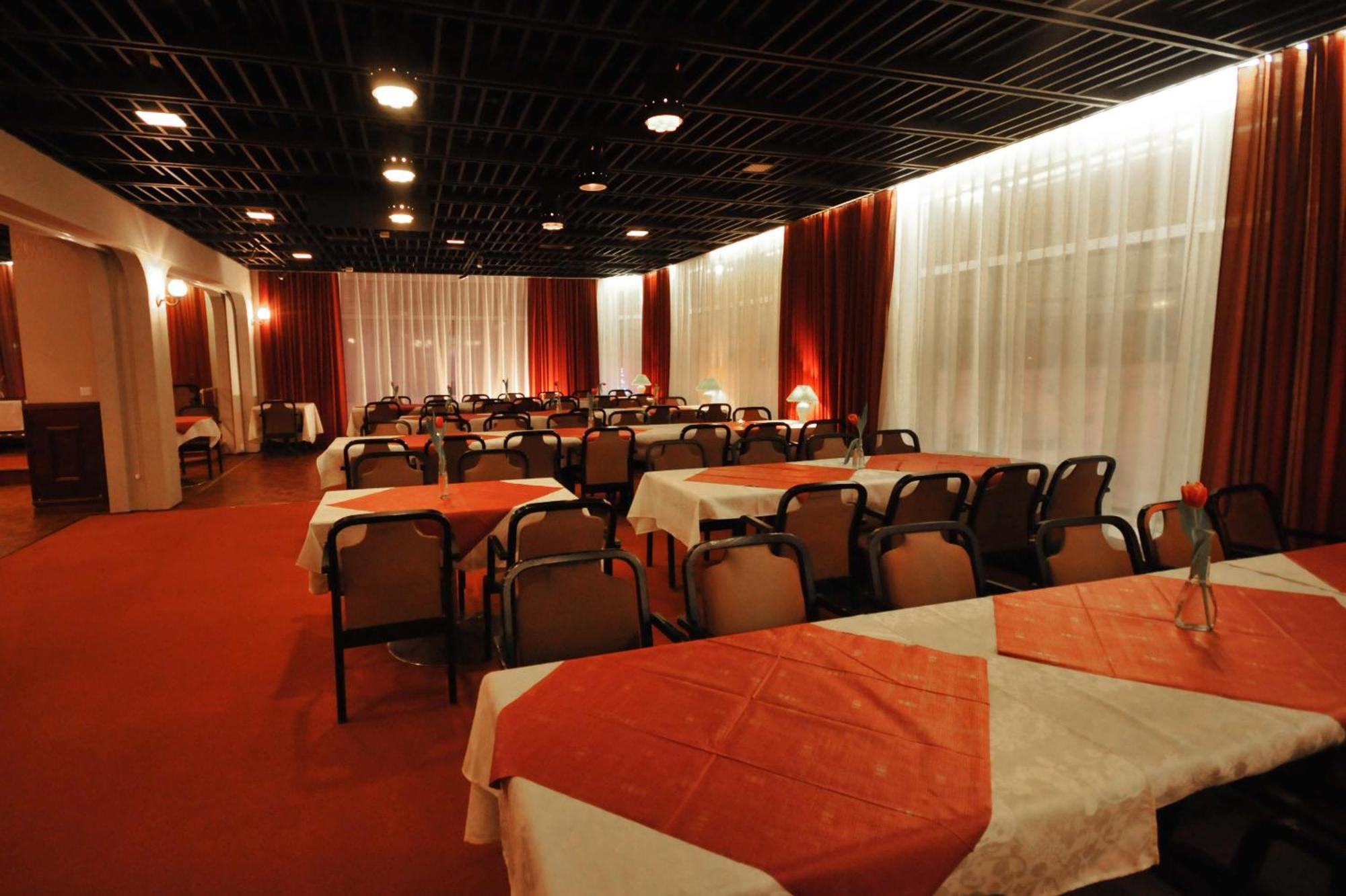 Hotelli Iisalmen Seurahuone Iisalmi Extérieur photo